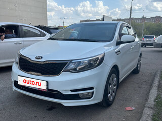 2015 Kia Rio III Рестайлинг, белый, 980000 рублей, вид 1