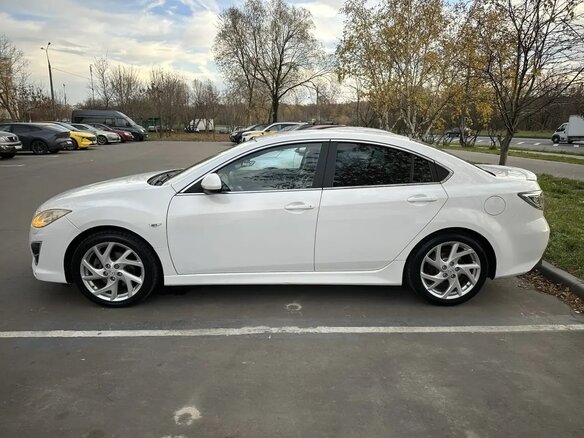 2010 Mazda 6 II (GH) Рестайлинг, белый, 985000 рублей - вид 3