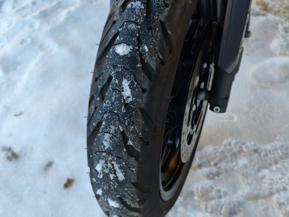 2018 Yamaha MT-09 Tracer (FJ-09), чёрный, 1000000 рублей - вид 3