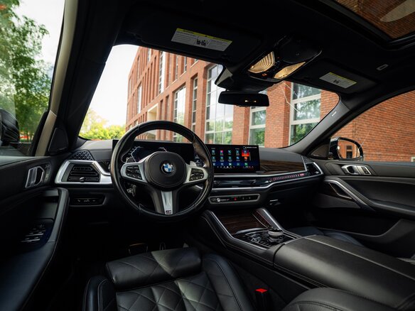 2023 BMW X6 40i III (G06) Рестайлинг, чёрный, 10999000 рублей - вид 12