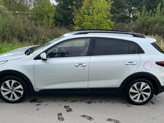 2018 Kia Rio X-Line IV, серебристый, 1250000 рублей, вид 4