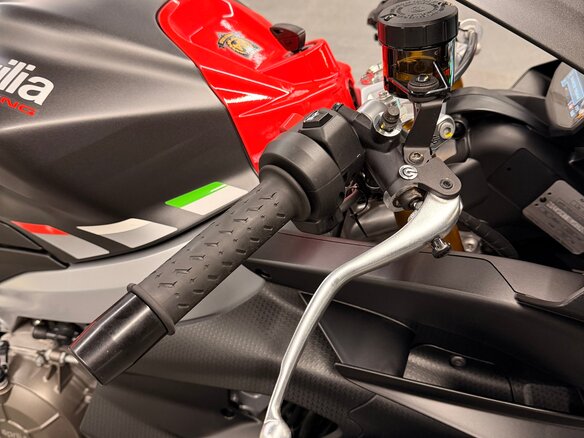 2021 Aprilia RS 660, чёрный, 1000000 рублей - вид 21