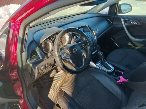 2011 Opel Astra J, красный, 550000 рублей - вид 4