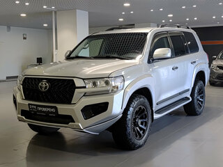 2016 Toyota Land Cruiser 200 Series Рестайлинг 2, серебристый, 4700000 рублей, вид 1