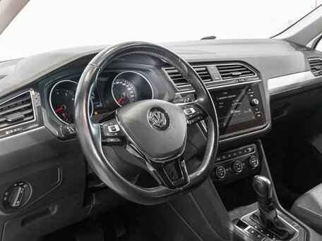 2020 Volkswagen Tiguan II, белый, 2280658 рублей, вид 5
