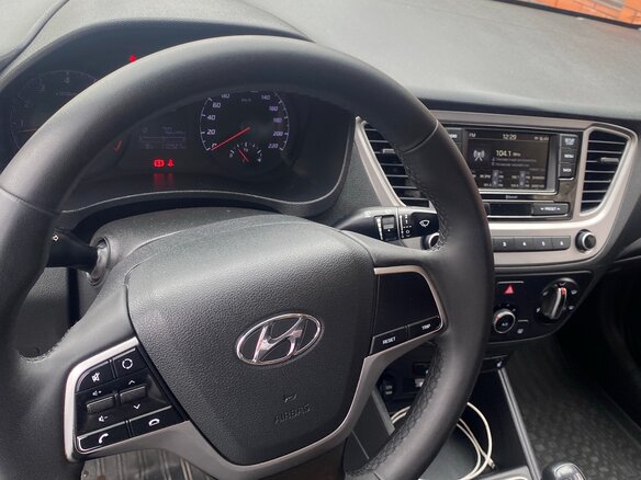 2020 Hyundai Solaris II Рестайлинг, белый, 1280000 рублей - вид 12