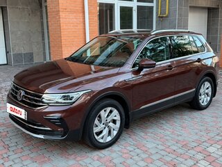 2021 Volkswagen Tiguan II Рестайлинг, коричневый, 2800000 рублей, вид 1