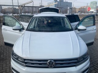 2017 Volkswagen Tiguan II, белый, 2500000 рублей, вид 1
