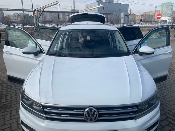 2017 Volkswagen Tiguan II, белый, 2500000 рублей