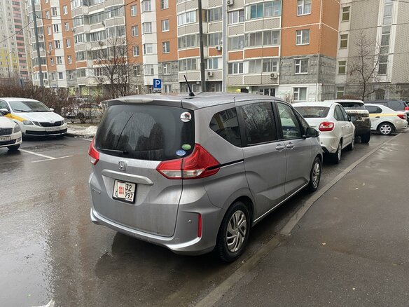 2019 Honda Freed II, серый, 1400000 рублей - вид 5