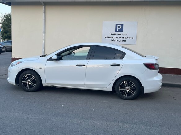 2011 Mazda 3 II (BL) Рестайлинг, белый - вид 3
