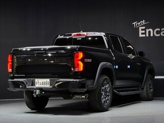 2024 Chevrolet Colorado III, чёрный, 5686955 рублей, вид 3
