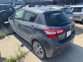 2019 Toyota Vitz III (XP130) Рестайлинг 2, серый, 933000 рублей, вид 3