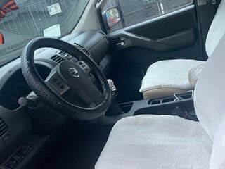2006 Nissan Navara (Frontier) III (D40), чёрный, 950000 рублей, вид 2