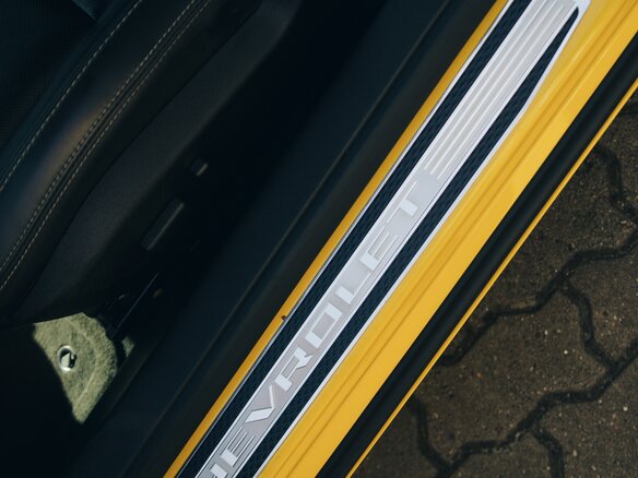 2013 Chevrolet Camaro V, жёлтый, 5100000 рублей - вид 7