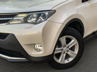 2013 Toyota RAV4 IV (XA40), белый, 1550000 рублей, вид 4