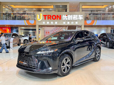 Lexus RX V