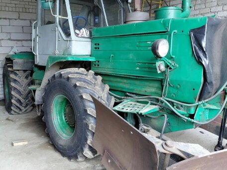 1986 ХТЗ Т-150К, зелёный, 800000 рублей, вид 1