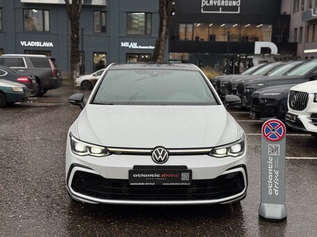 2023 Volkswagen Golf VIII, белый, 1940000 рублей, вид 2