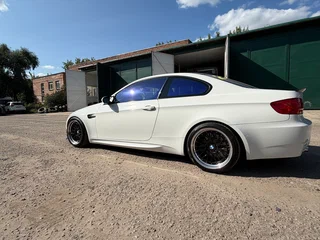 2008 BMW M3 Euro-4 IV (E90), белый, 3900000 рублей, вид 4