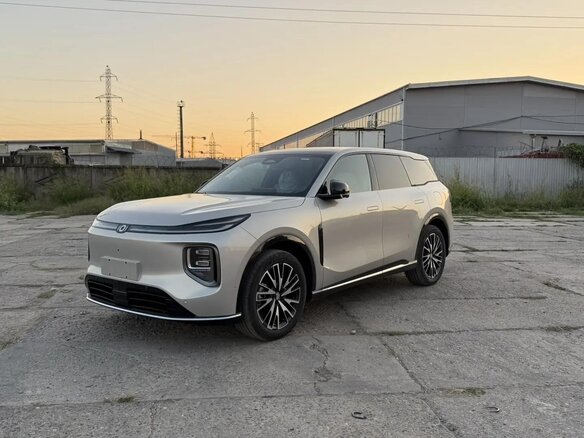 2026 Changan Qiyuan Q07 31.7 kWh, серебристый, 3750000 рублей - вид 1