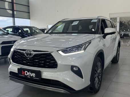 Toyota Highlander IV (XU70)