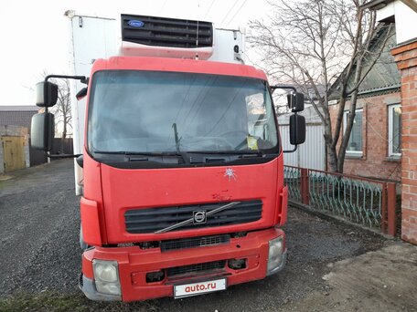 2009 Volvo FL, красный, 2800000 рублей, вид 3