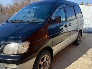 2001 Toyota Town Ace Noah III, чёрный, 650000 рублей, вид 1