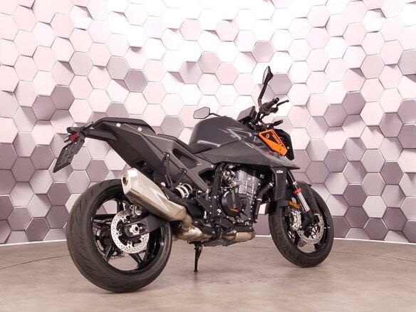 2024 KTM 990 Duke, чёрный, 1285000 рублей - вид 6