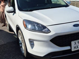 2020 Ford Escape IV, белый, 1650000 рублей, вид 1