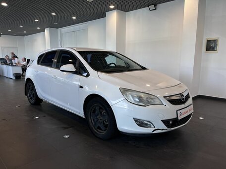 Opel Astra J