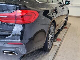 2019 BMW 5 серии 520d xDrive VII (G30/G31/G38), чёрный, 4099000 рублей, вид 3