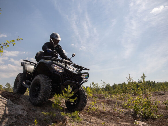 2024 CFMoto CFORCE 400L EPS, чёрный, 642532 рублей - вид 13