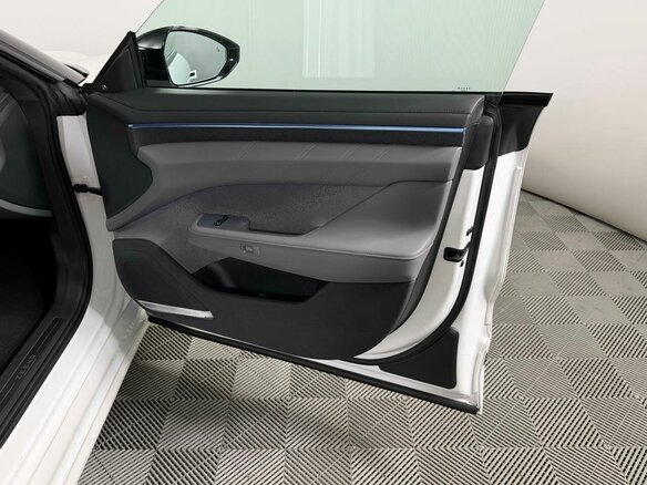 2024 Zeekr 001 100 kWh I Рестайлинг 1, белый, 5649000 рублей - вид 22