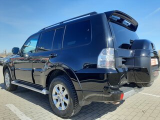 2015 Mitsubishi Pajero IV Рестайлинг 2, чёрный, 2530000 рублей, вид 5