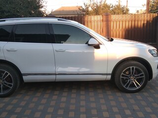 2012 Volkswagen Touareg II, белый, 2200000 рублей, вид 4