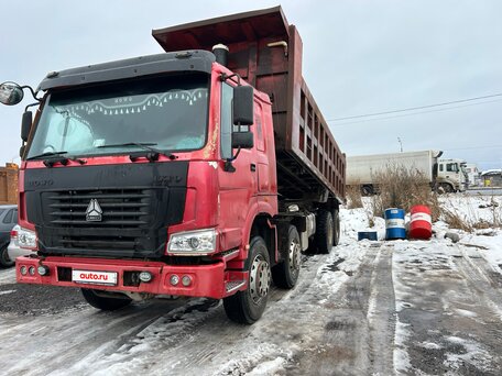 2011 Sinotruk Howo A5, красный, 1800000 рублей, вид 1