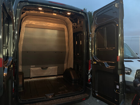 2019 Ford Transit, коричневый, 3900000 рублей, вид 4