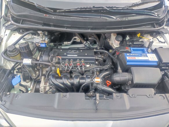 2012 Hyundai Solaris I, серебристый, 1100000 рублей - вид 15