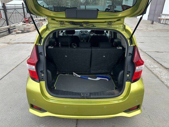 2017 Nissan Note II Рестайлинг, зелёный, 1100000 рублей - вид 9
