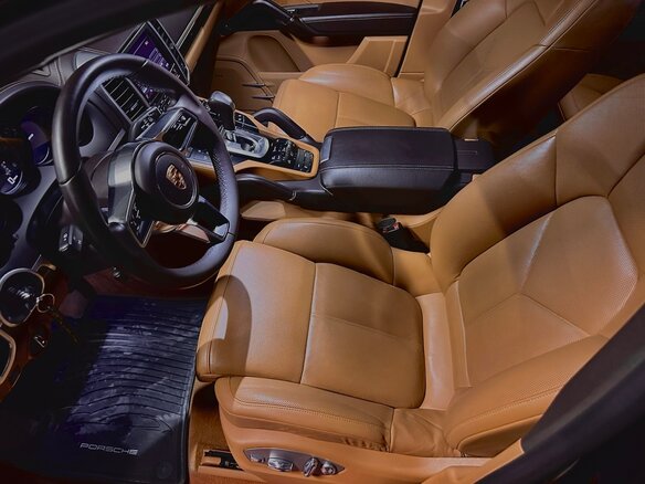 2014 Porsche Cayenne Diesel II Рестайлинг (958), чёрный, 5400000 рублей - вид 8