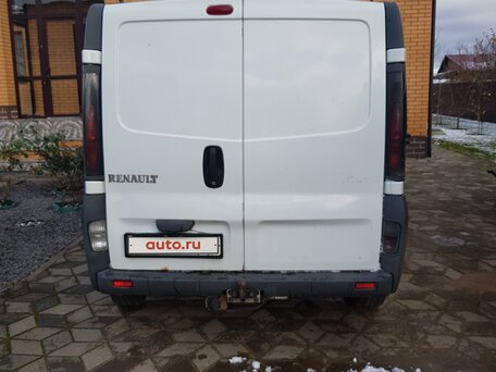 2002 Renault Trafic, белый, 650000 рублей, вид 4