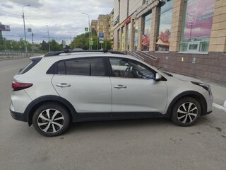 2021 Kia Rio X IV Рестайлинг, серый, 2100000 рублей, вид 3