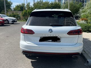 2019 Volkswagen Touareg III, белый, 5000000 рублей, вид 4