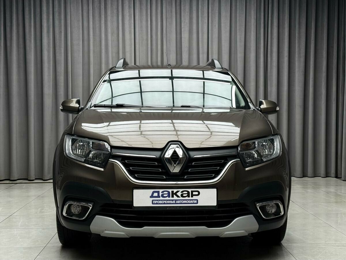 Открыть фотографии: Renault Sandero II Рестайлинг
