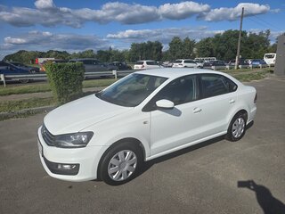 2017 Volkswagen Polo V Рестайлинг, белый, 1000000 рублей, вид 3