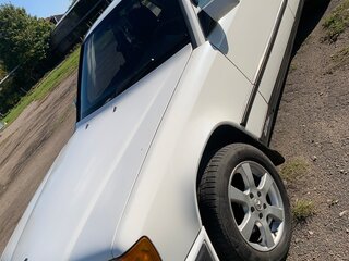 1988 Mercedes-Benz W124 230, белый, 400000 рублей, вид 3