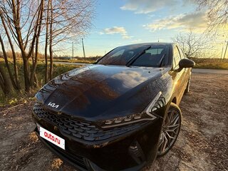 2022 Kia K5 III, чёрный, 3100000 рублей, вид 1