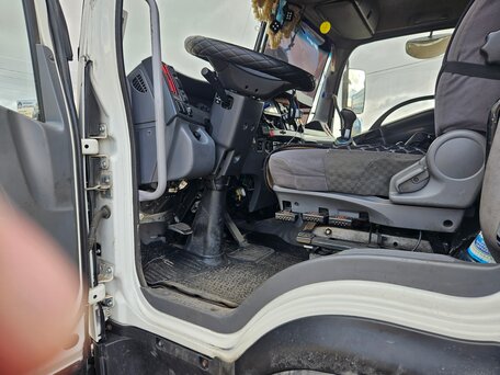 2019 Isuzu Forward (F-Series), белый, 4000000 рублей, вид 3