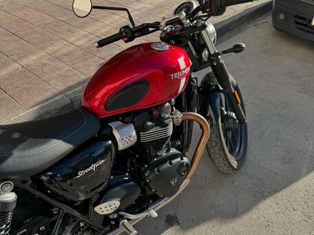 2017 Triumph Street Twin, красный, 855000 рублей, вид 2